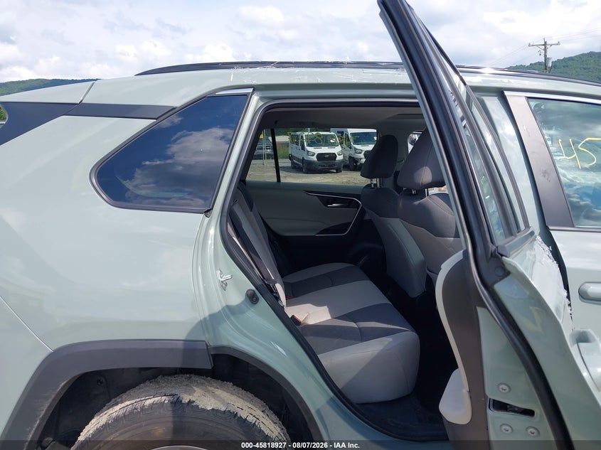 TOYOTA RAV4 - zdjęcie 8
