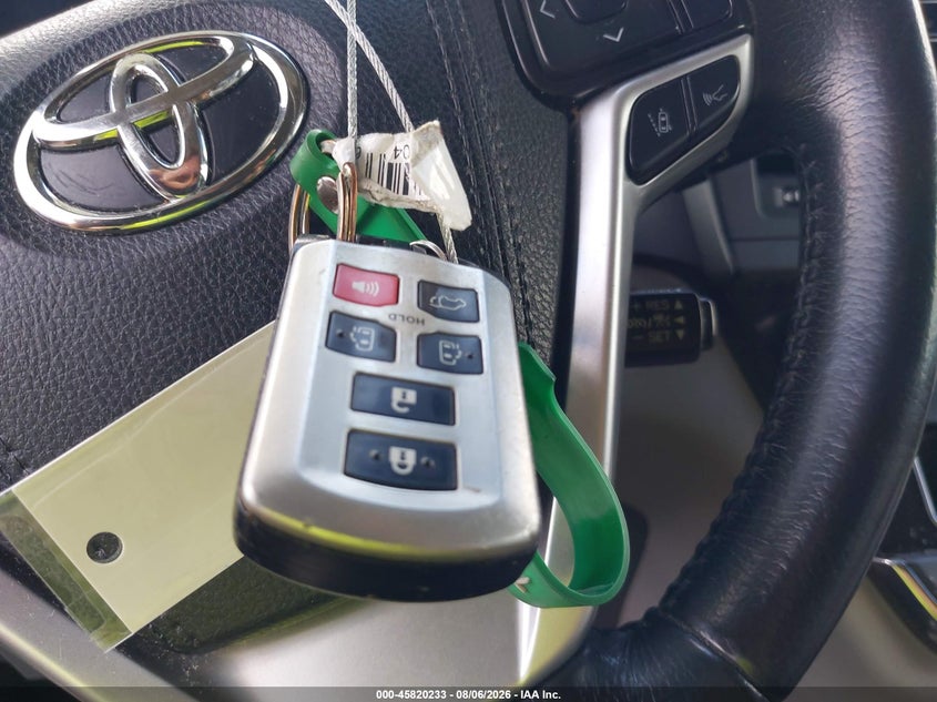 TOYOTA SIENNA - zdjęcie 11
