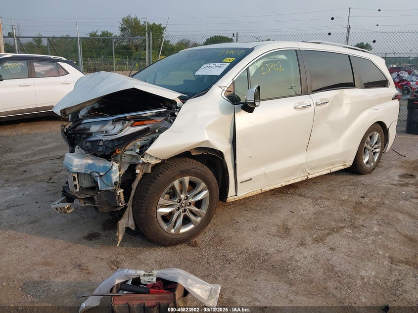 TOYOTA SIENNA - zdjęcie 2