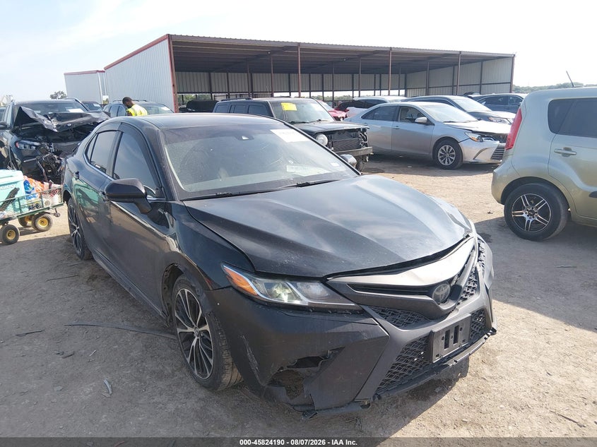 TOYOTA CAMRY - zdjęcie 1