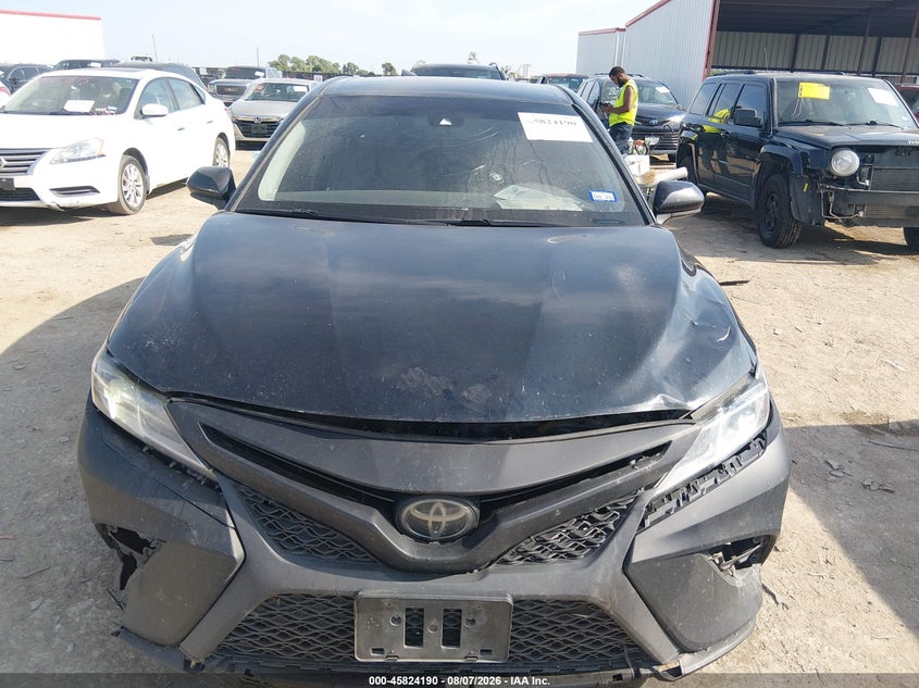 TOYOTA CAMRY - zdjęcie 12