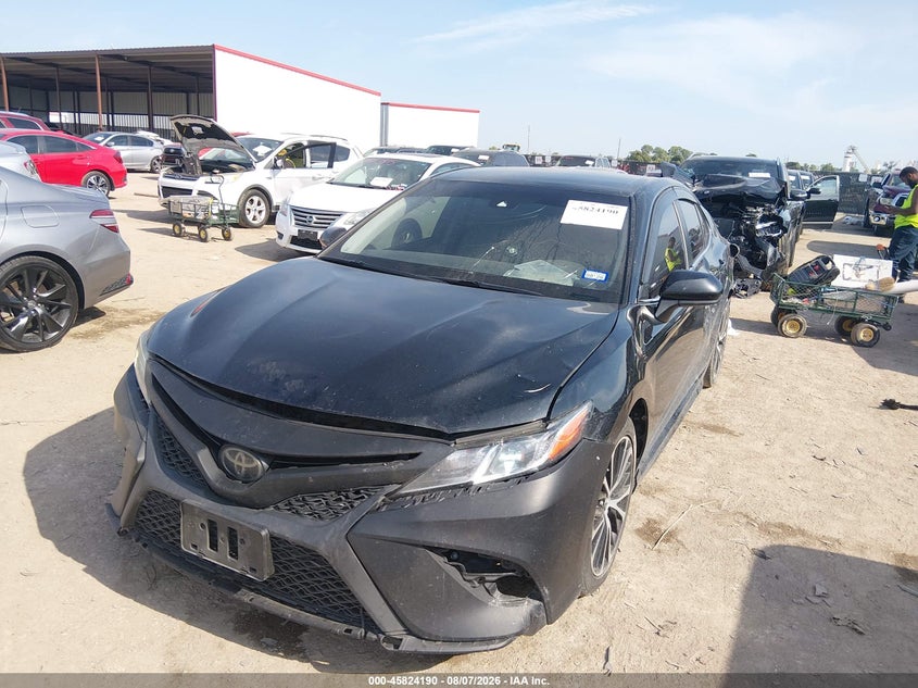 TOYOTA CAMRY - zdjęcie 2