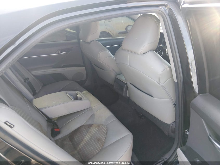 TOYOTA CAMRY - zdjęcie 8