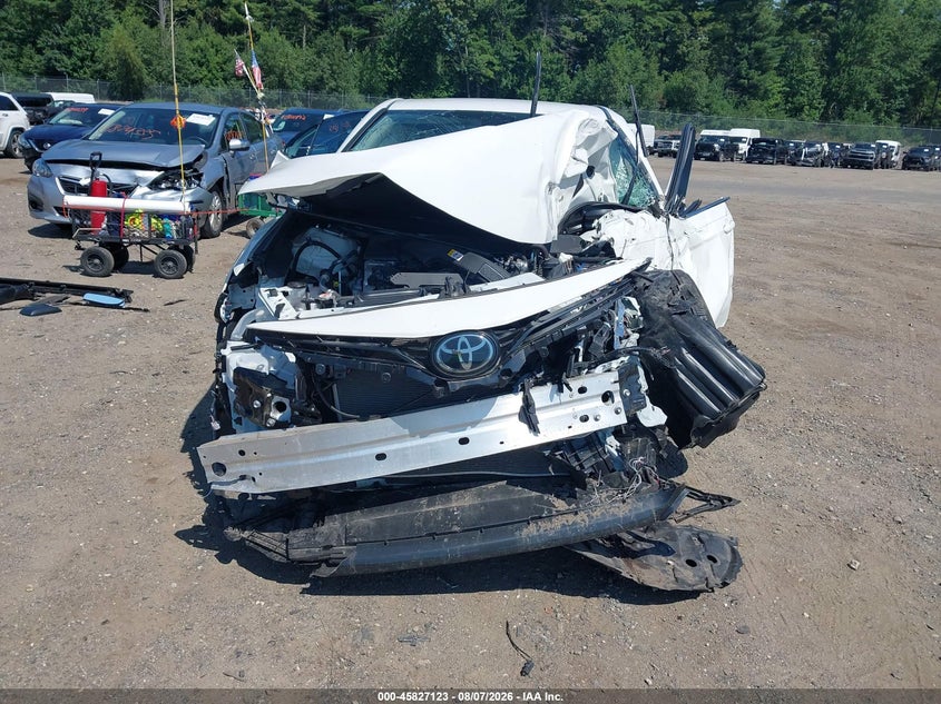 TOYOTA CAMRY - zdjęcie 13