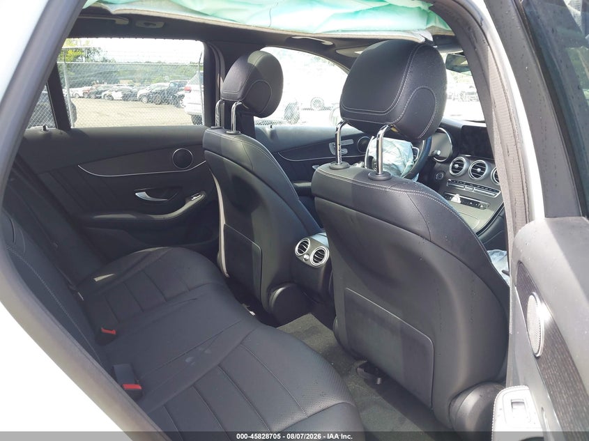 MERCEDES-BENZ GLC 300 - zdjęcie 8