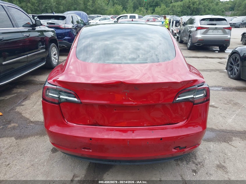 TESLA MODEL 3 - zdjęcie 17