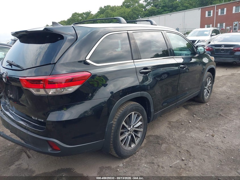 TOYOTA HIGHLANDER - zdjęcie 4