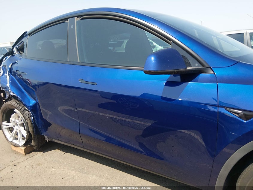 TESLA MODEL Y - zdjęcie 13