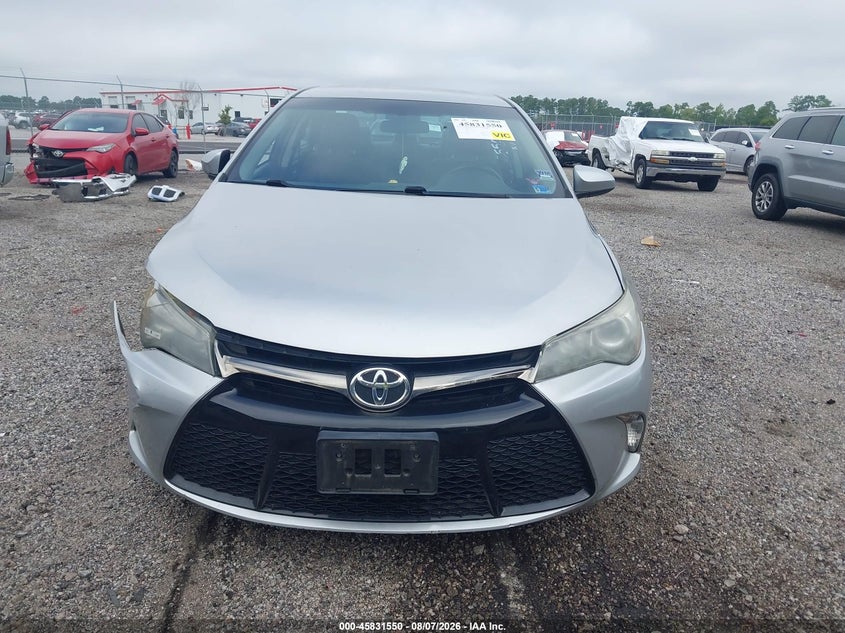TOYOTA CAMRY - zdjęcie 12