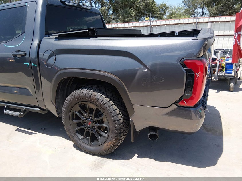 TOYOTA TUNDRA - zdjęcie 17