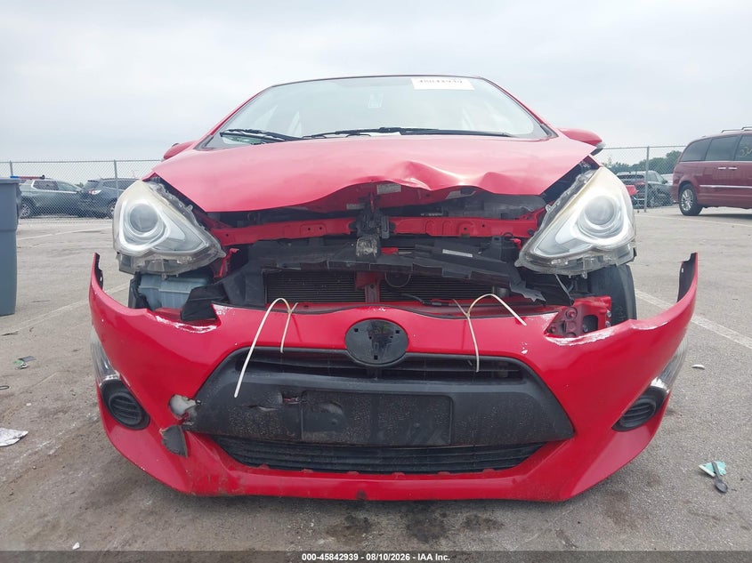 TOYOTA PRIUS C - zdjęcie 12