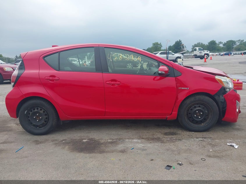 TOYOTA PRIUS C - zdjęcie 13