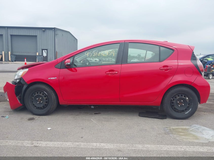 TOYOTA PRIUS C - zdjęcie 14