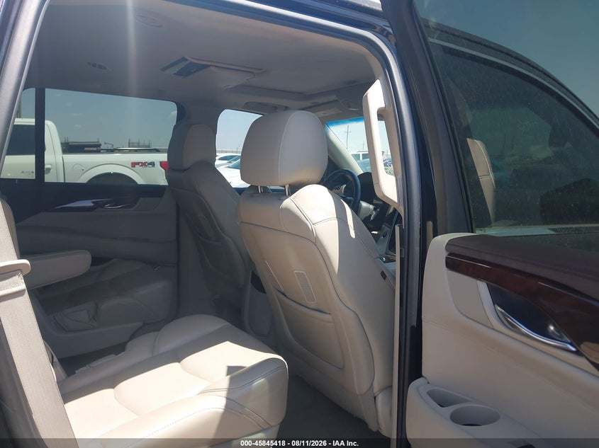 CADILLAC ESCALADE - zdjęcie 8