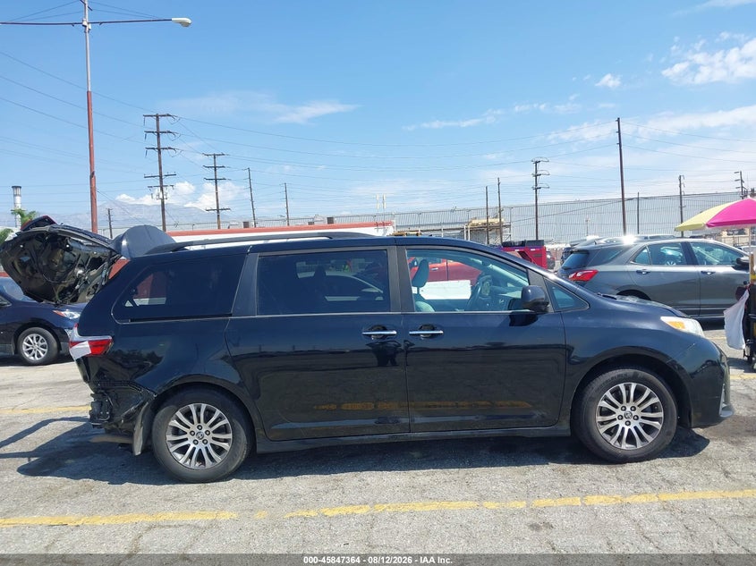 TOYOTA SIENNA - zdjęcie 14