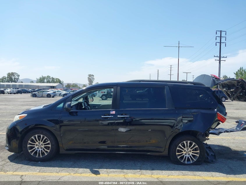 TOYOTA SIENNA - zdjęcie 15