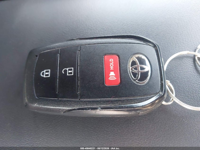 TOYOTA PRIUS - zdjęcie 11