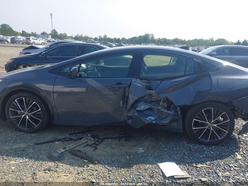 TOYOTA PRIUS - zdjęcie 14
