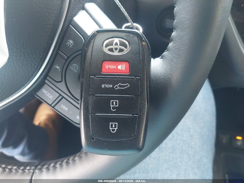 TOYOTA COROLLA CROSS - zdjęcie 11