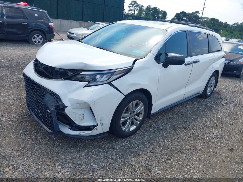 TOYOTA SIENNA - zdjęcie 2