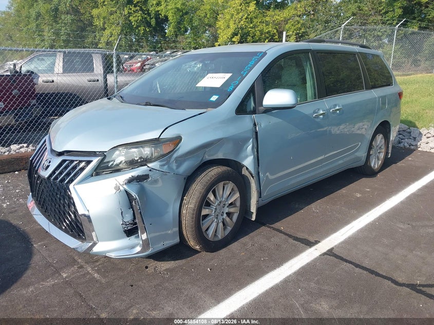TOYOTA SIENNA - zdjęcie 2