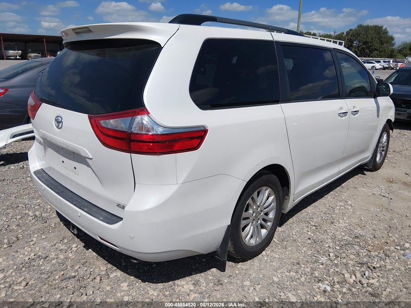 TOYOTA SIENNA - zdjęcie 4