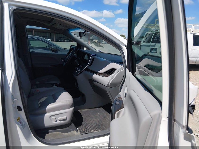 TOYOTA SIENNA - zdjęcie 5