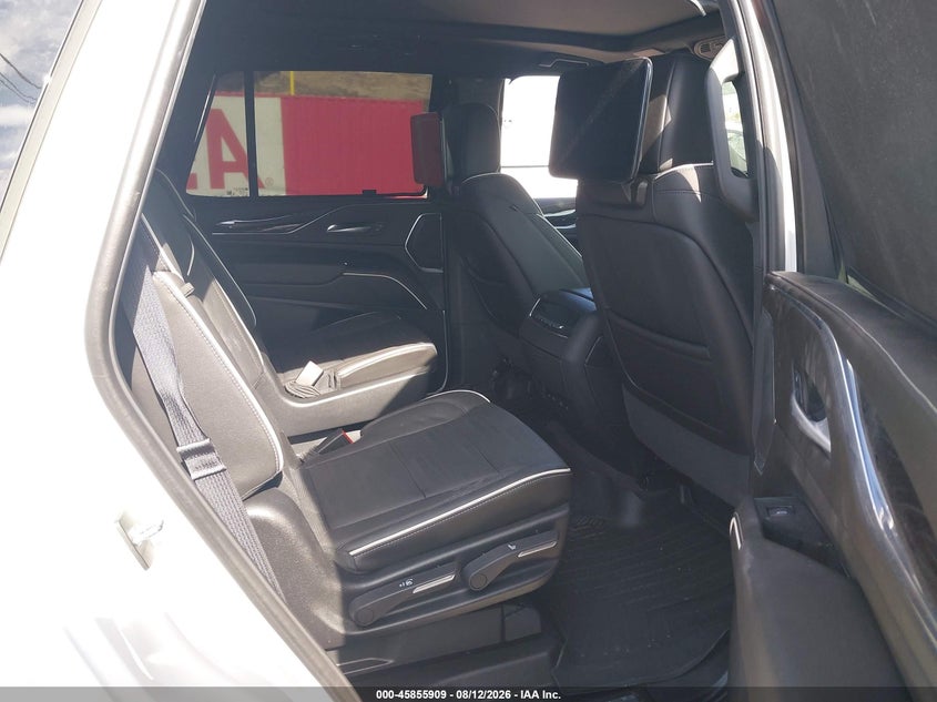 CADILLAC ESCALADE - zdjęcie 8