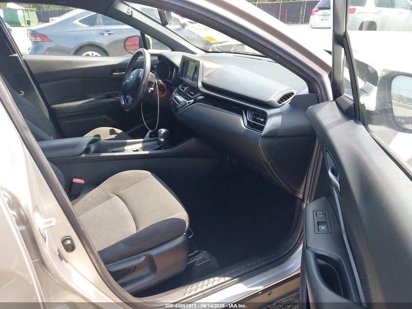 TOYOTA C-HR - zdjęcie 5