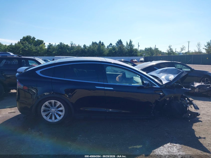 TESLA MODEL X - zdjęcie 14