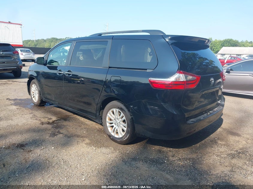 TOYOTA SIENNA - zdjęcie 3