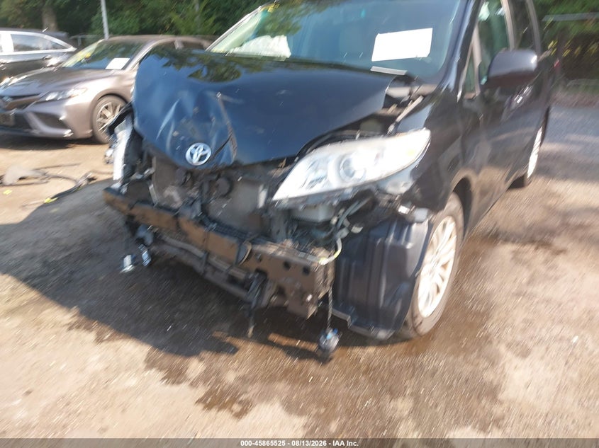 TOYOTA SIENNA - zdjęcie 6