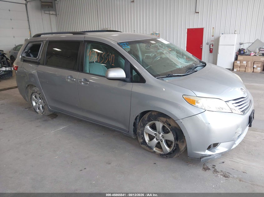 TOYOTA SIENNA - zdjęcie 1