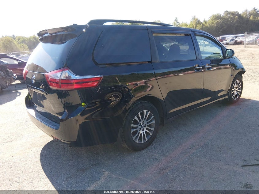 TOYOTA SIENNA - zdjęcie 4