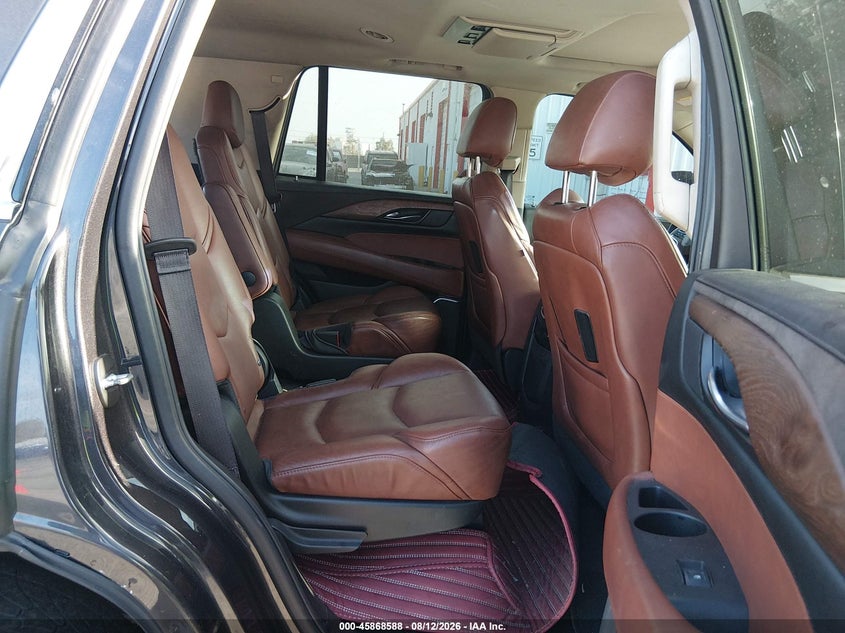 CADILLAC ESCALADE - zdjęcie 8