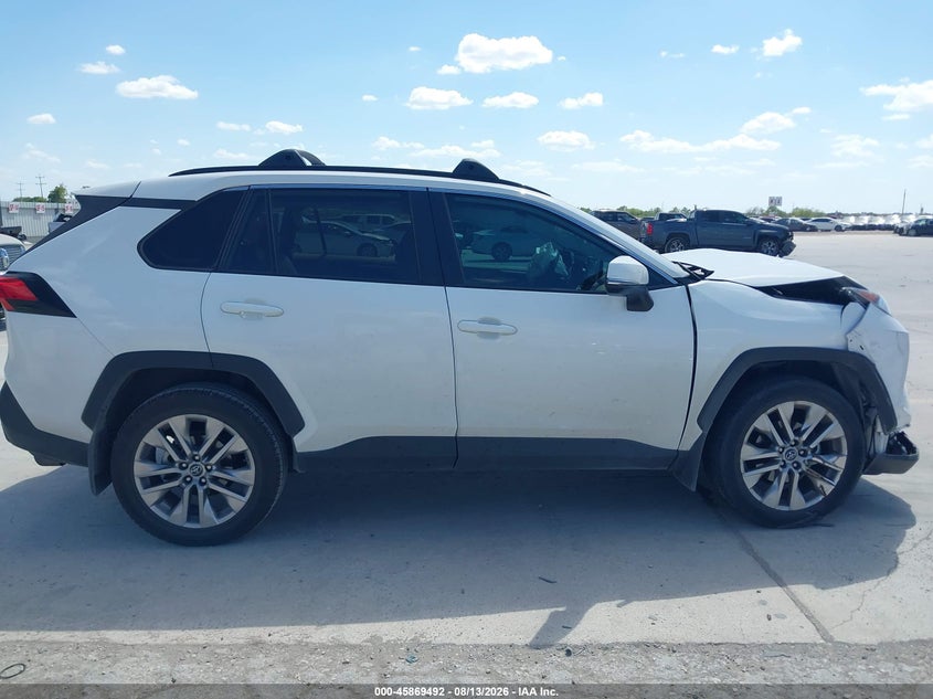 TOYOTA RAV4 - zdjęcie 13