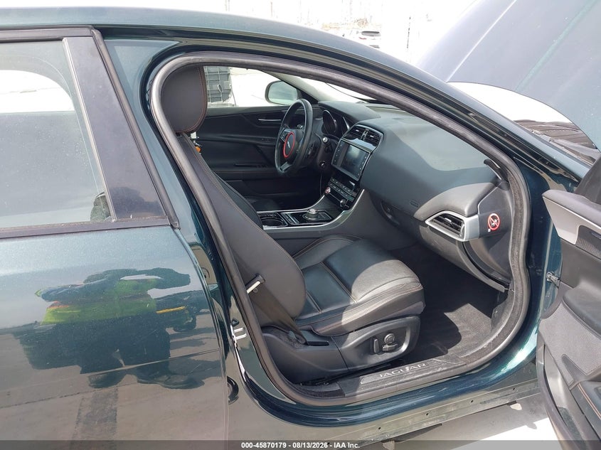 JAGUAR XE - zdjęcie 5