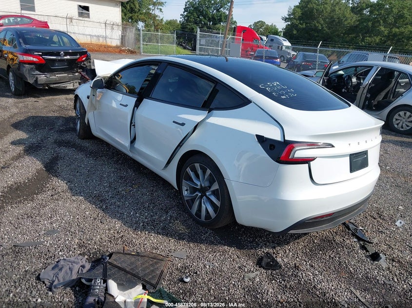 TESLA MODEL 3 - zdjęcie 3