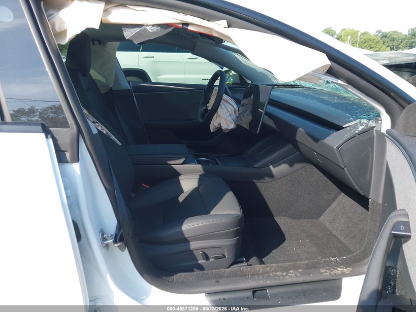 TESLA MODEL 3 - zdjęcie 5