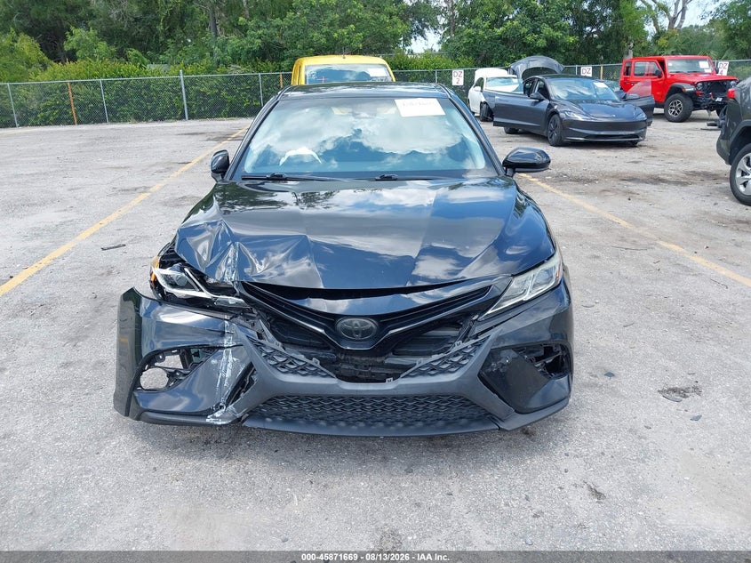 TOYOTA CAMRY - zdjęcie 12