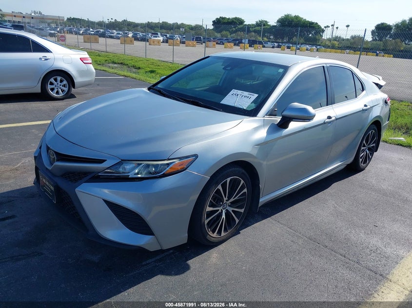 TOYOTA CAMRY - zdjęcie 2