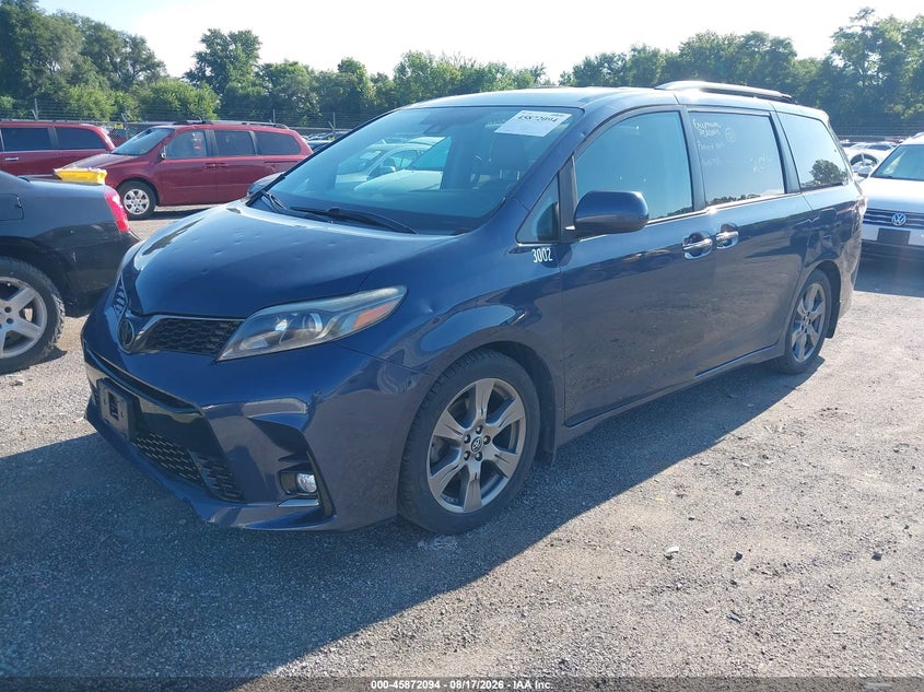 TOYOTA SIENNA - zdjęcie 2