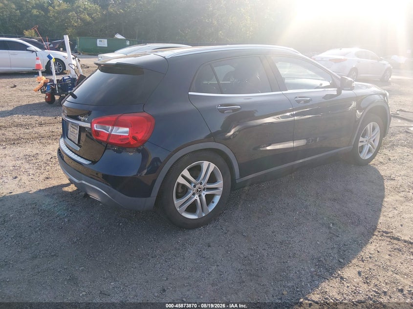 MERCEDES-BENZ GLA 250 - zdjęcie 4