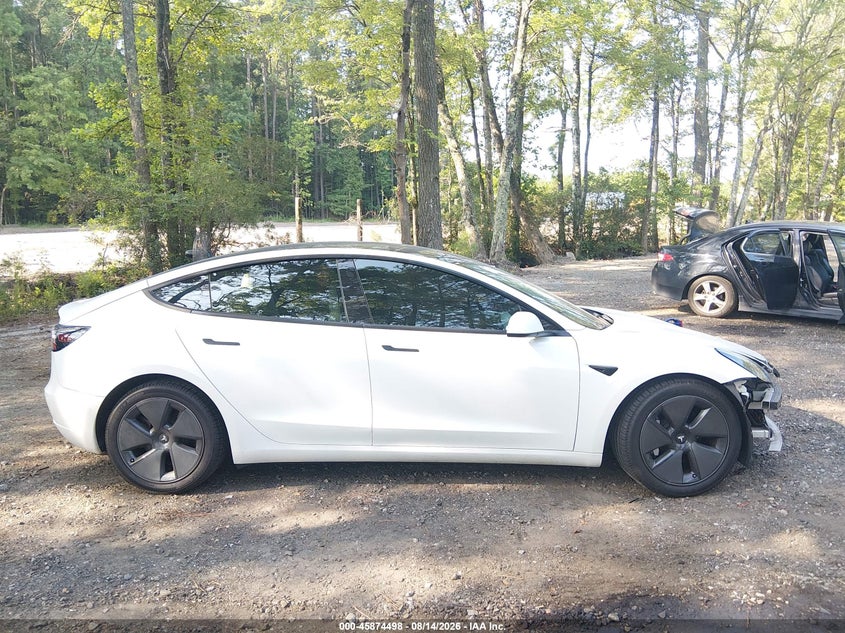 TESLA MODEL 3 - zdjęcie 13