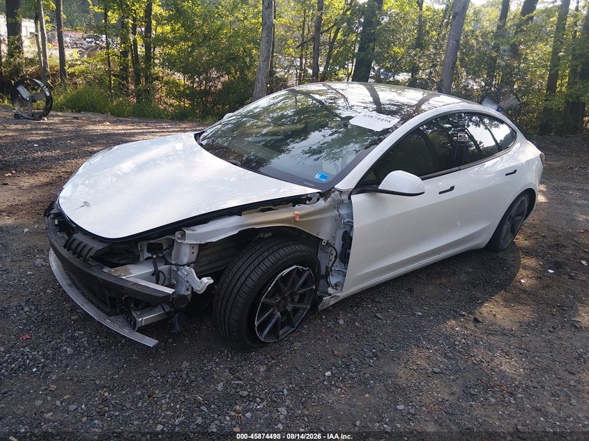 TESLA MODEL 3 - zdjęcie 2
