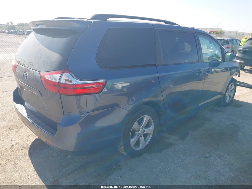 TOYOTA SIENNA - zdjęcie 4