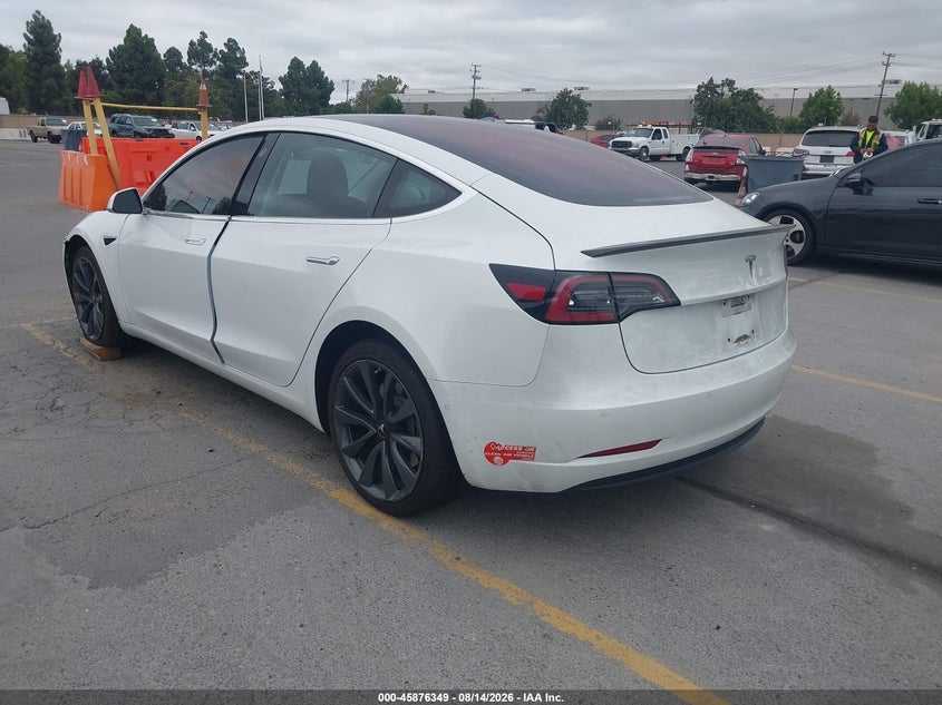TESLA MODEL 3 - zdjęcie 3