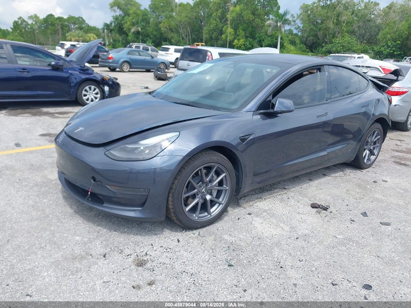 TESLA MODEL 3 - zdjęcie 2