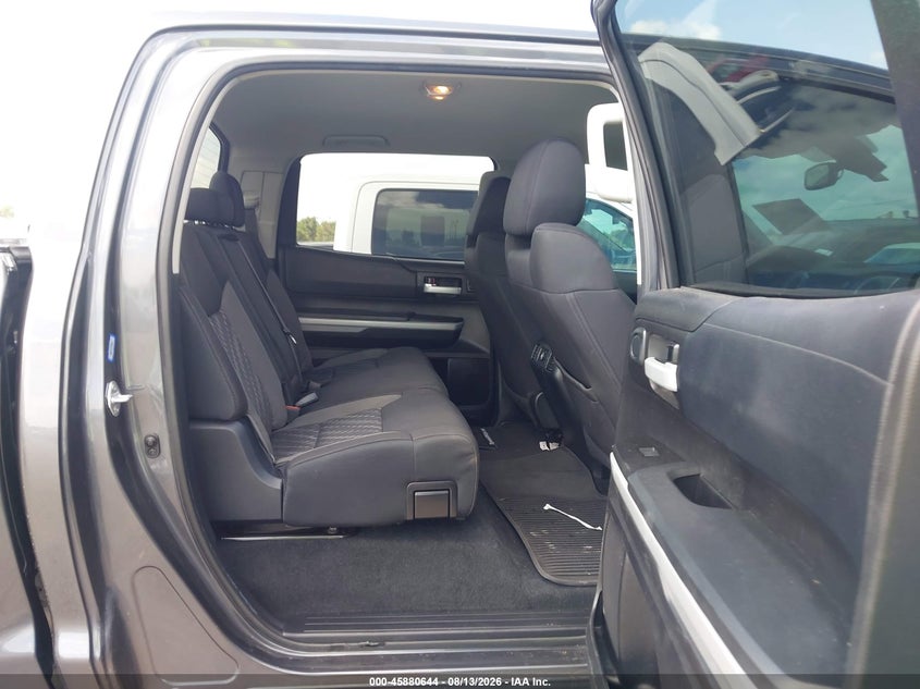 TOYOTA TUNDRA - zdjęcie 8