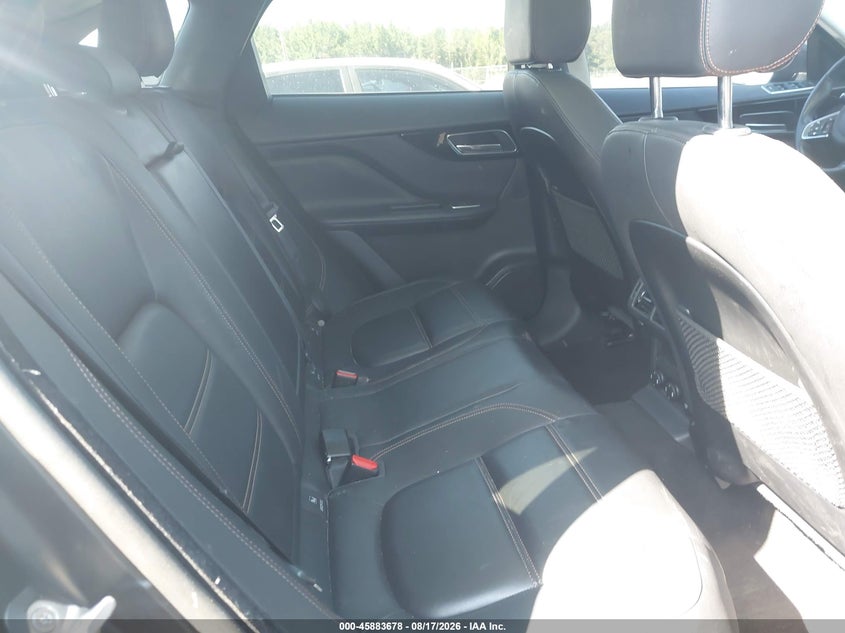 JAGUAR F-PACE - zdjęcie 8
